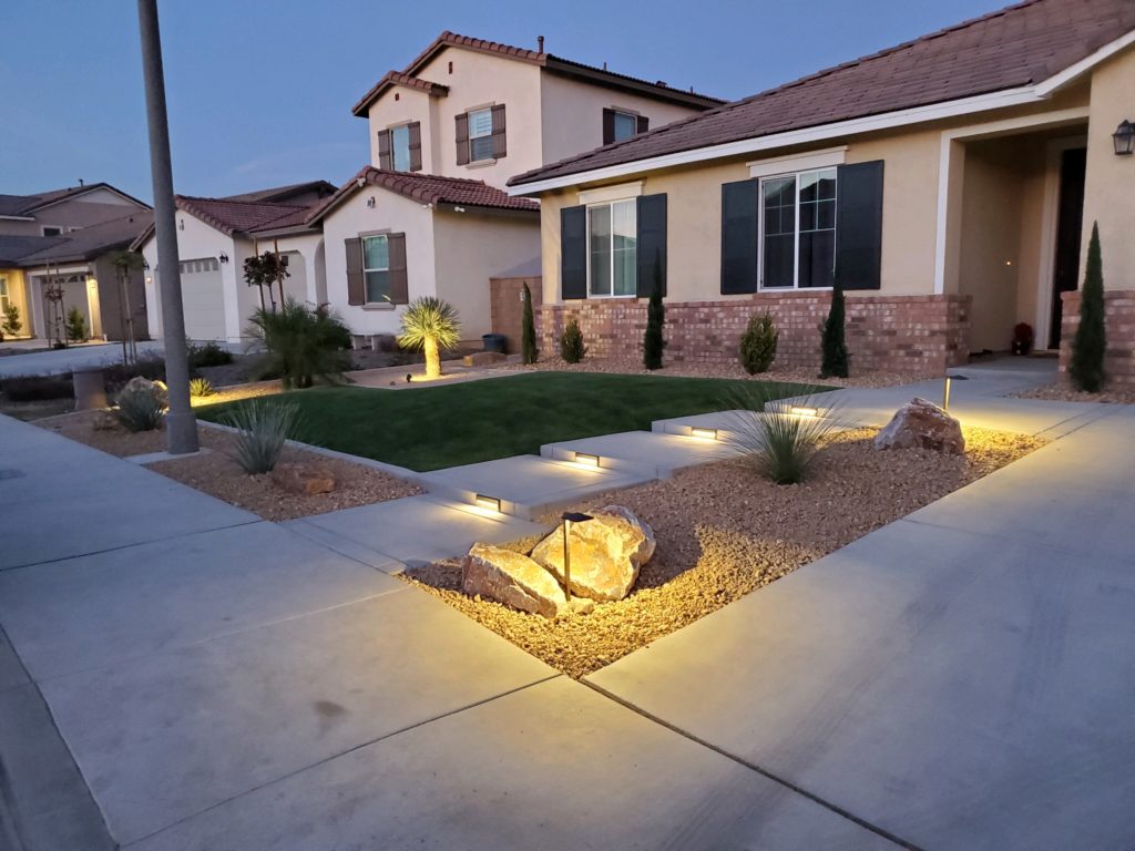 Synthetic Grass Front Yard in Beautifully maintained San Marcos Ayrd